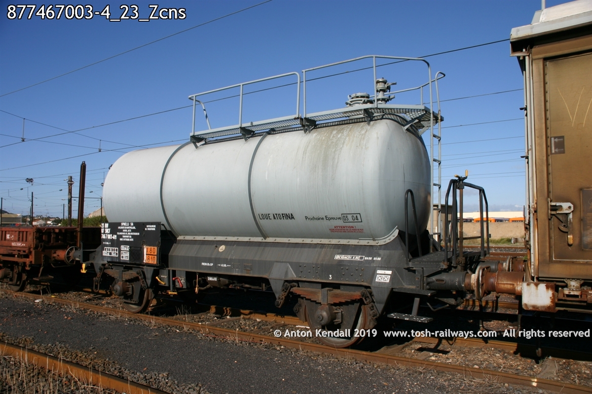 877467003-4_23_Zcns.jpg